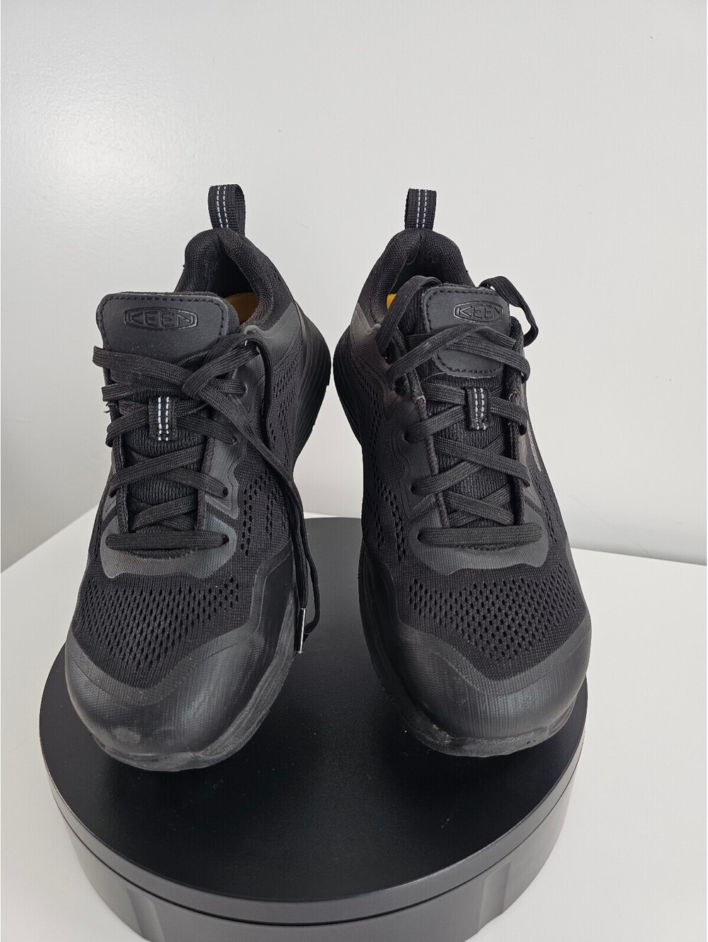 KEEN Utility Composite Toe Shoes with Mesh Upper and Cushioned Insoles 8D